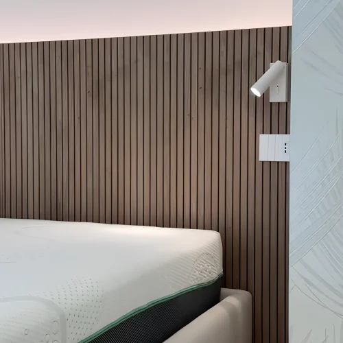 Camera da letto con boiserie