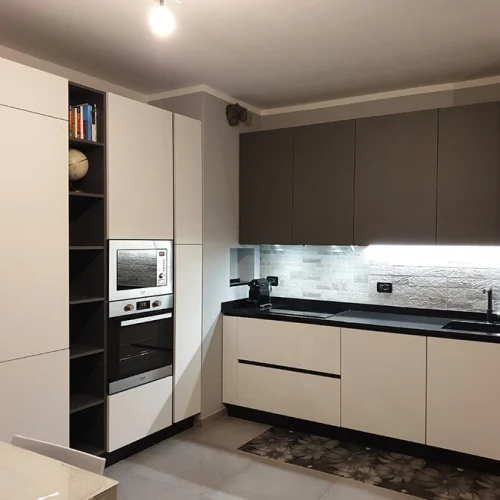cucina-laminata-con-effetto-cemento